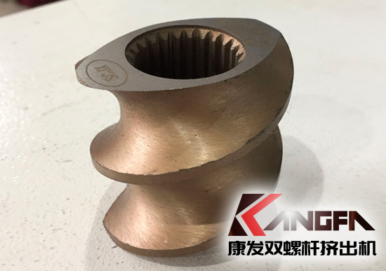 康發(fā)雙螺桿擠出機(jī)新一代螺紋套現(xiàn)已批量生產(chǎn)，請(qǐng)認(rèn)準(zhǔn)scjx激光防偽商標(biāo)。