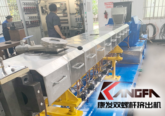 橡塑機械、橡塑原材料及化工助劑、輔助加工設(shè)備等行業(yè)盛會。2019深圳國際橡塑工業(yè)展（9月23-25日）。國內(nèi)外雙螺桿擠出機、橡塑行業(yè)上下游企業(yè)拓展市場的絕佳選擇！