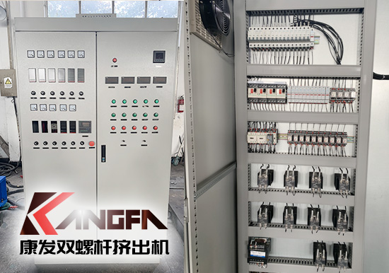 新一代65B型康發(fā)JSH標準化全新雙螺桿擠出造粒機組系列、品質(zhì)控制柜、真空系統(tǒng)等展示