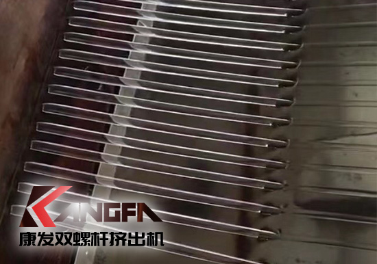 技術(shù)創(chuàng)新與發(fā)展，專注配混合改性裝備！熔噴料雙螺桿擠出機(jī)生產(chǎn)線設(shè)備交付,成功縮短交付日期！