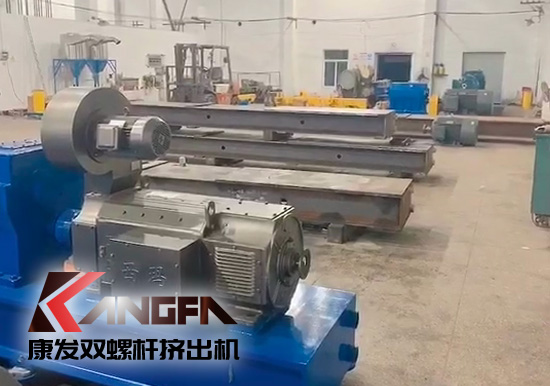國(guó)慶又逢仲秋月圓，保安全、保質(zhì)量、保工期，康發(fā)橡塑雙螺桿擠出機(jī)為實(shí)現(xiàn)業(yè)主按期交付目標(biāo)而奮力沖刺