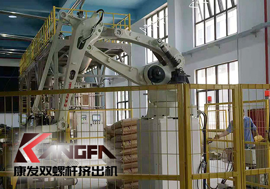 雙螺桿擠出機(jī)行業(yè)高標(biāo)準(zhǔn)！配料、操作、生產(chǎn)、打包碼垛機(jī)械手全過(guò)程自動(dòng)化生產(chǎn)線