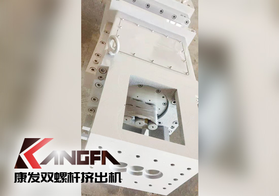 康發(fā)65、75高扭三螺桿擠出機產(chǎn)量高、能耗低、塑化、密練功能、分散效果好