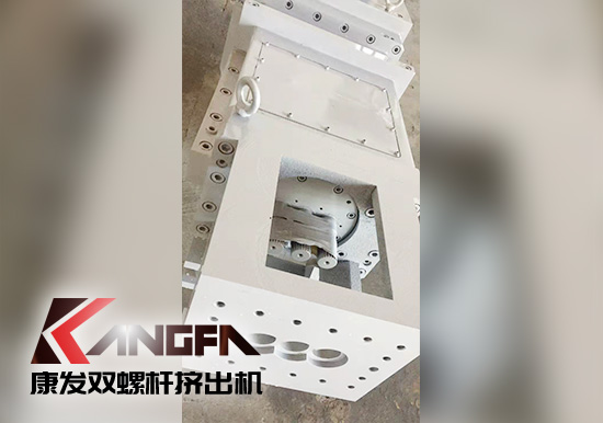 展會播報：第四屆中國·滄州塑料產(chǎn)業(yè)博覽會開展，展示內(nèi)容包括各類雙螺桿造粒機設(shè)備、輔助設(shè)備及其它塑料產(chǎn)業(yè)相關(guān)