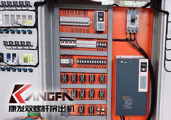 平行、錐形雙螺桿造粒機(jī)比較！顯著的不同是螺桿機(jī)筒的幾何形狀不同，從而引發(fā)出結(jié)構(gòu)和性能上的諸多差異，但各具優(yōu)勢(shì)