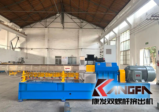 新的一月即將開始啦！加油！一起欣賞一組雙螺桿造粒機成品照吧！