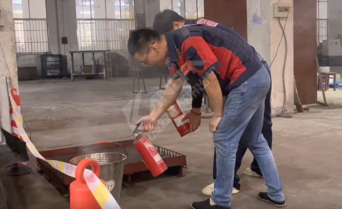 南京康發(fā)雙螺桿造粒機(jī)《火災(zāi)與爆炸事故專項(xiàng)應(yīng)急預(yù)案演練》再次拉開帷幕