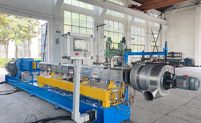 雙螺桿造粒機(jī)及其零配件設(shè)計(jì)和制造源頭廠家！設(shè)備運(yùn)行穩(wěn)定，性價(jià)比卓越，售后服務(wù)無憂！