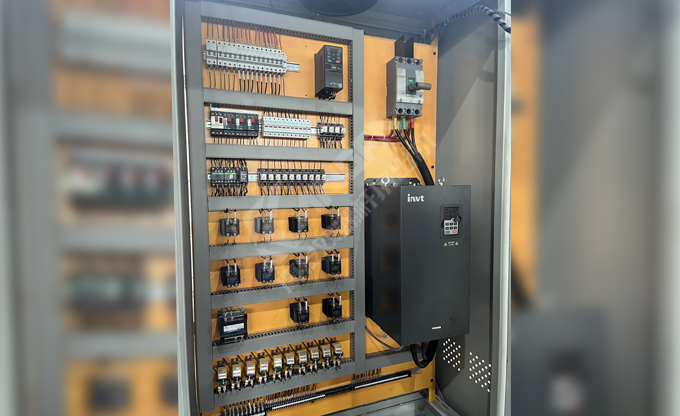 雙螺桿造粒機(jī)及其零配件設(shè)計(jì)和制造源頭廠家！設(shè)備運(yùn)行穩(wěn)定，性價(jià)比卓越，售后服務(wù)無憂！