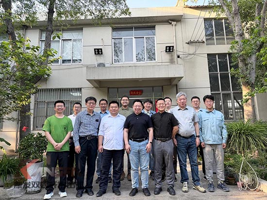 中石化石科院院長李明豐率隊(duì)蒞臨康發(fā)雙螺桿造粒機(jī)調(diào)研廢塑料循環(huán)利用項(xiàng)目