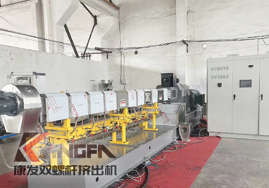 色母粒染色技術(shù):雙螺桿造粒機賦能的高效環(huán)保解決方案