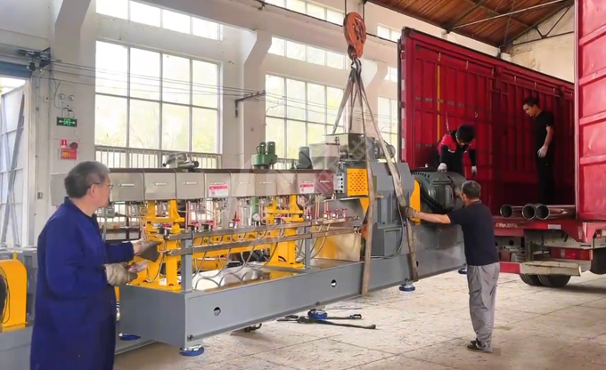 康發(fā)JSH-65/150雙階式單、雙螺桿造粒機(jī)組系列成功發(fā)貨！致力為客戶提供定制化生產(chǎn)解決方案！