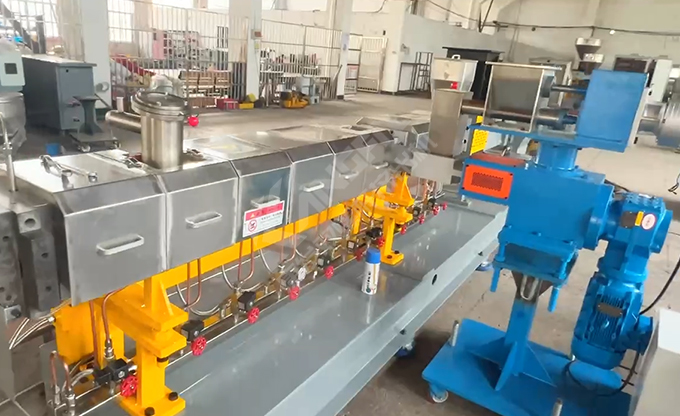 65高扭雙螺桿造粒機，玻纖增強帶側喂料，加熱棒機型