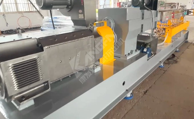 65高扭雙螺桿造粒機，玻纖增強帶側喂料，加熱棒機型